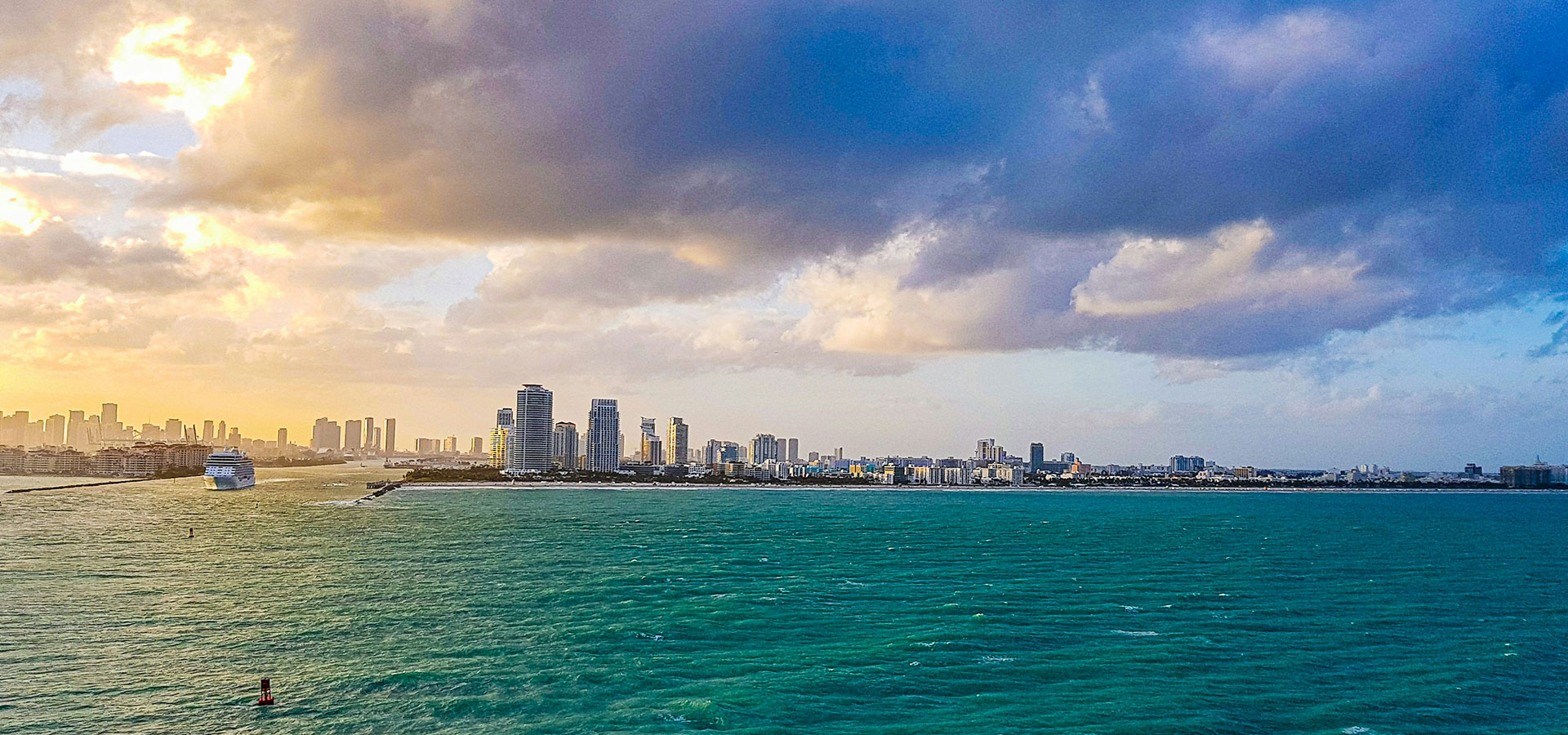 Miami Pink Flamingo Tiki